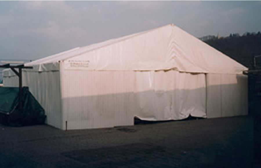 Zelte E. Göttig GmbH - Kassel/Göttingen/Korbach: Ihr Ansprechpartner für die Vermietung hochwertiger Partyzelte, Pagodenzelte und Festzelte in der Region Kassel, Göttingen und Korbach. Auch Zubehör wie Toilettencontainer und Zeltgarnituren bekommen Sie für Ihr Event bei uns.